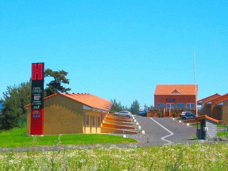 Hotel Cantal Cottages Saint-Georges  Exteriér fotografie