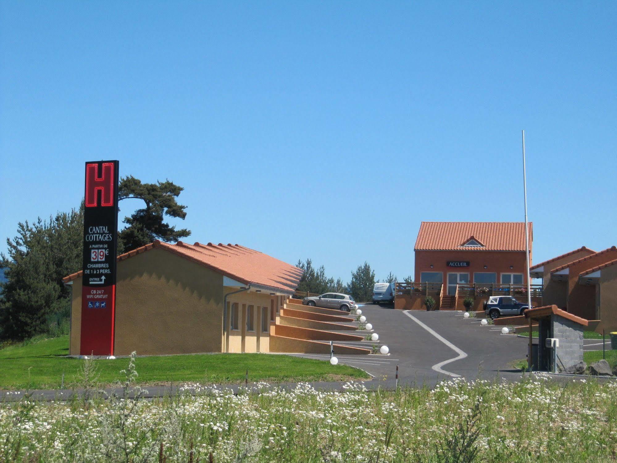 Hotel Cantal Cottages Saint-Georges  Exteriér fotografie